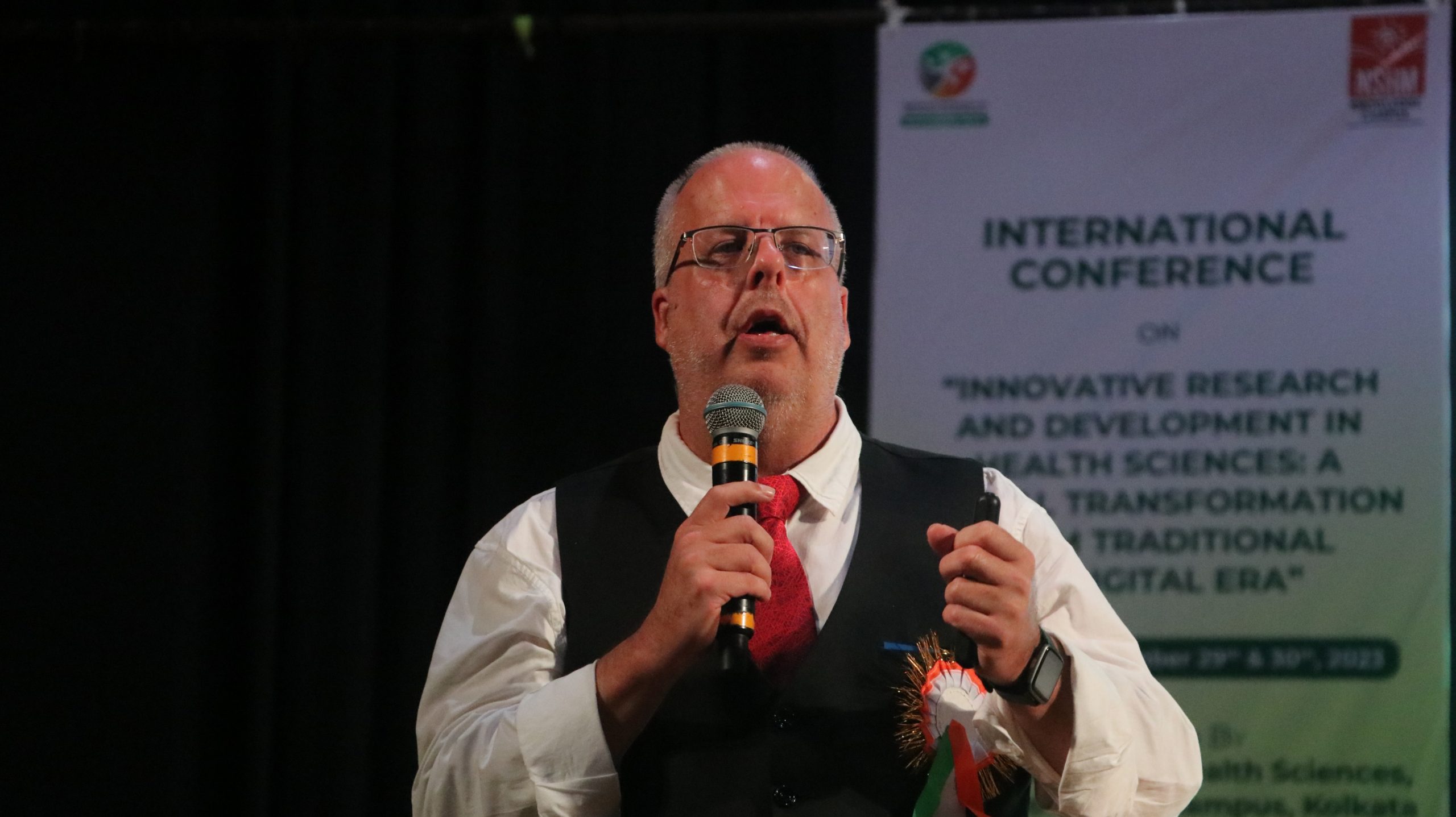 Dr. Derick Hall Lindquist (Psychology) from Ohio State University shared his immense knowledge about human psychology and adaptations