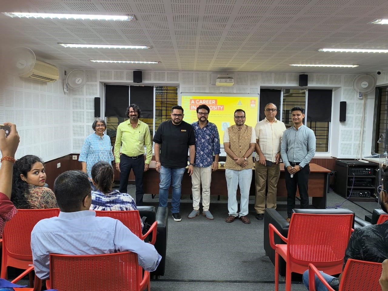 Advertising Club Calcutta, in association with NSHM Knowledge Campus, Kolkata hosts ‘Advertising: A Career in Curiosity,’ an enthralling session for the young aspirants